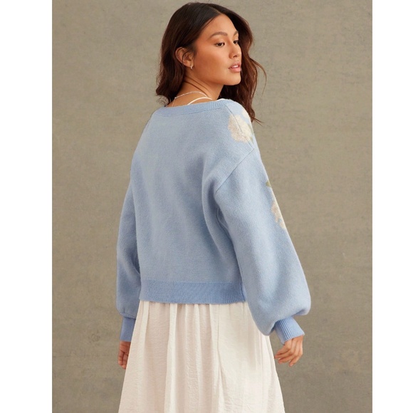 Floral Print Blue Knit Round Neck Long Sleeve Pullover Sweater - Picture 5 of 6